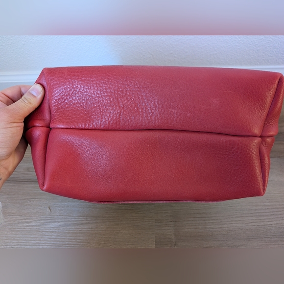 Portland Leather Sugar Medium Classic Tote - Picture 6 of 6